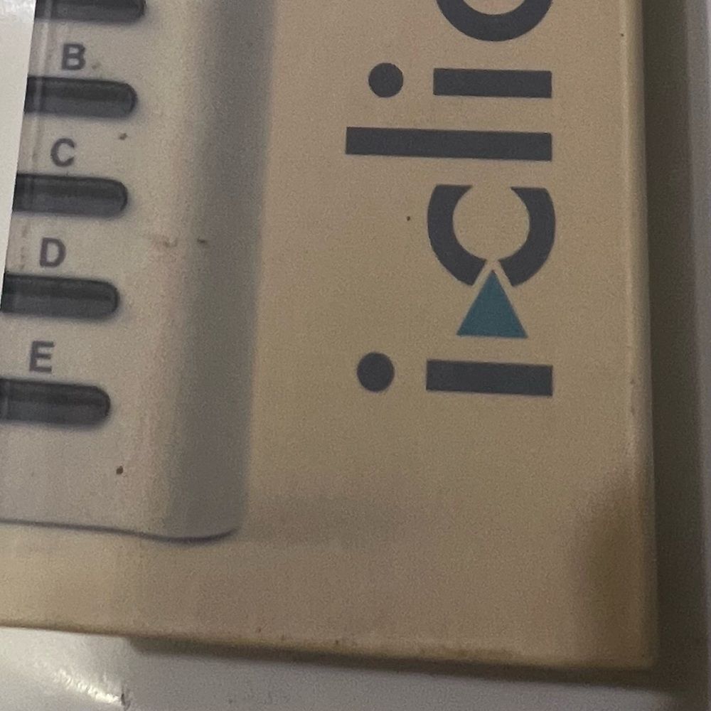 iClicker 2 Student Remote (2nd Edition) - Picture 2 of 5